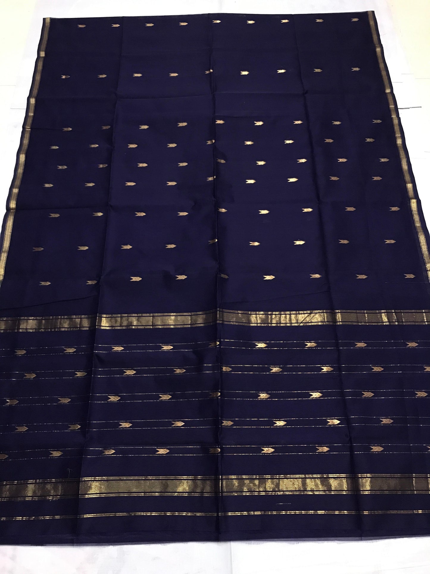 Blue thin border Maheshwari Saree with all over Booti