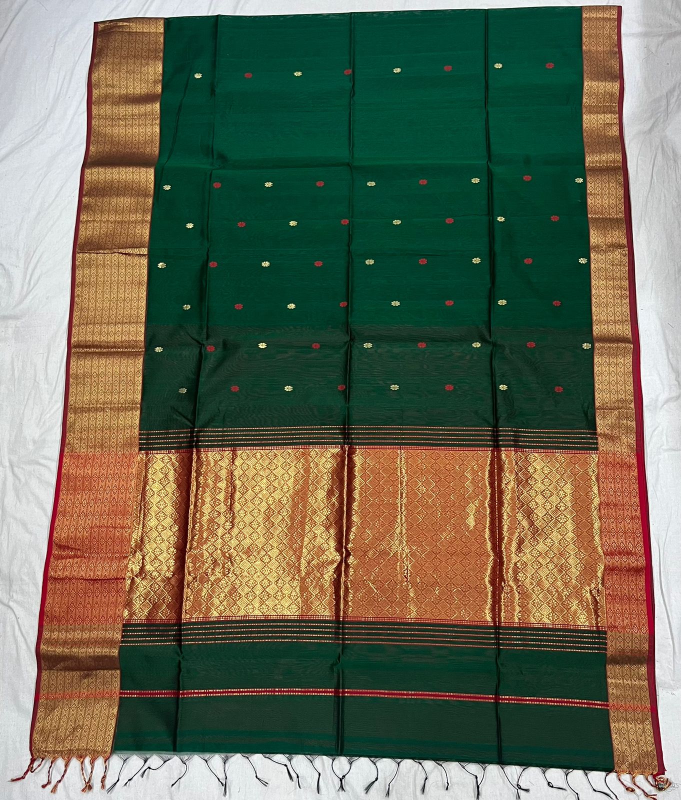 Green Maheshwari Silk Cotton Saree with Zari Pallu and grand Border